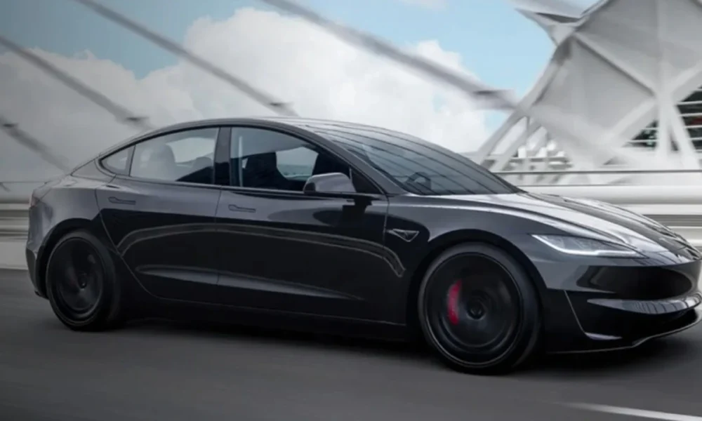 une tesla model 3 highland disponible à la location chez Urban COD