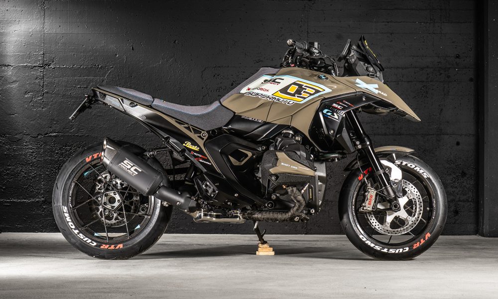 BMW R 1300 GS: Transformation Supermoto Radicale par un Atelier Suisse