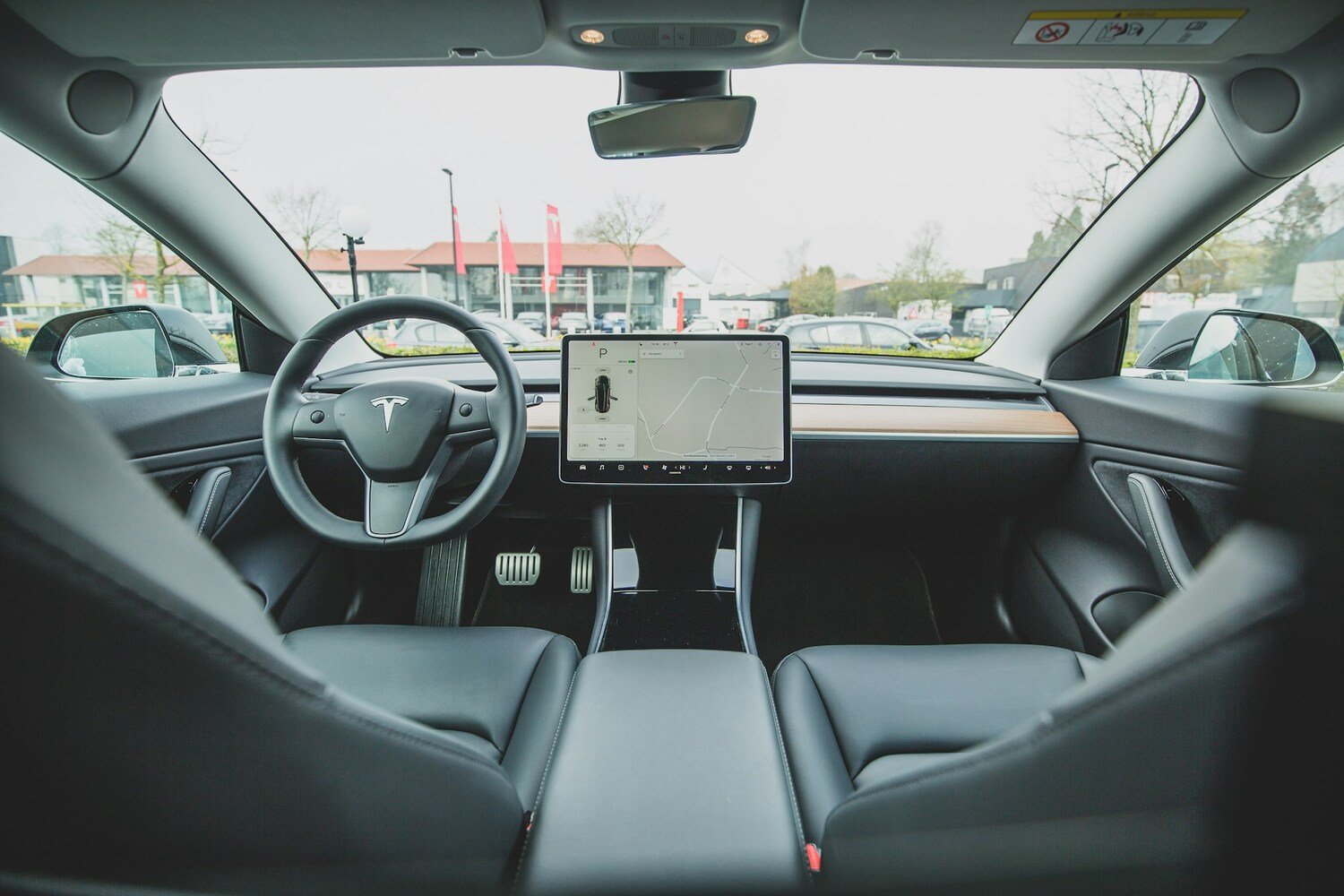 Elon Musk et son sondage controversé font fuir les clients de Tesla Elon Musk et son sondage controversé font fuir les clients de Tesla