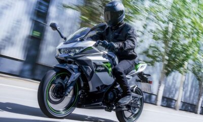 Kawasaki: Motos Électriques et Hybrides à Prix Réduits - Offres Spéciales