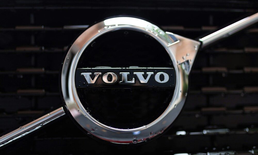 Volvo hybride : pourquoi suspendre la recharge de votre voiture dès maintenant