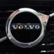 Volvo hybride : pourquoi suspendre la recharge de votre voiture dès maintenant