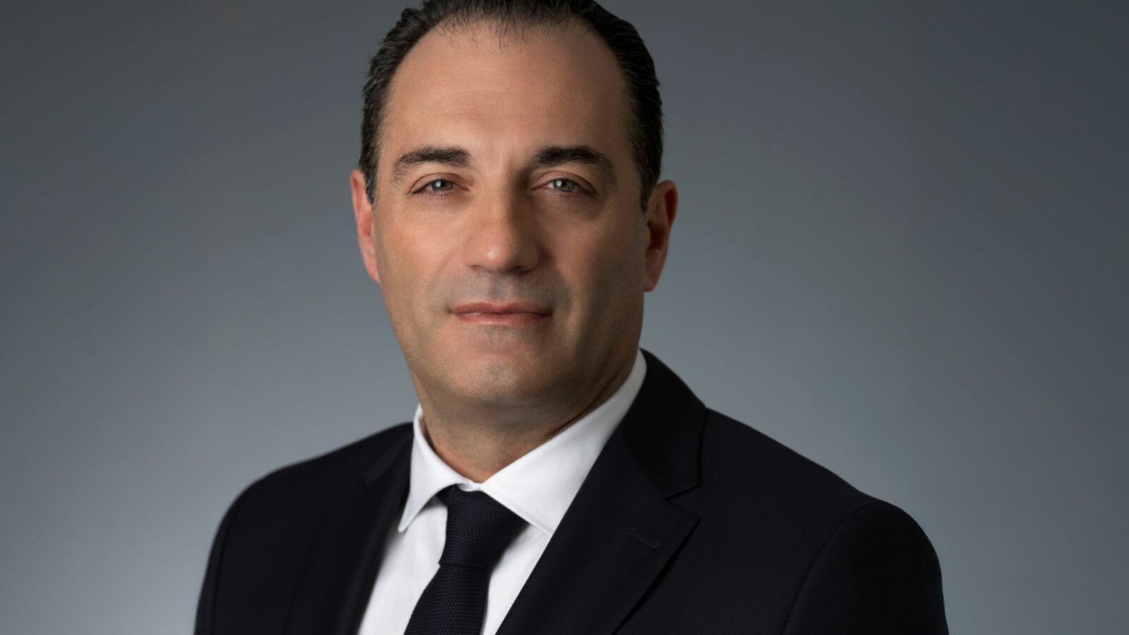 Antonio Filosa : 3 infos clés sur le nouveau PDG du groupe Stellantis
