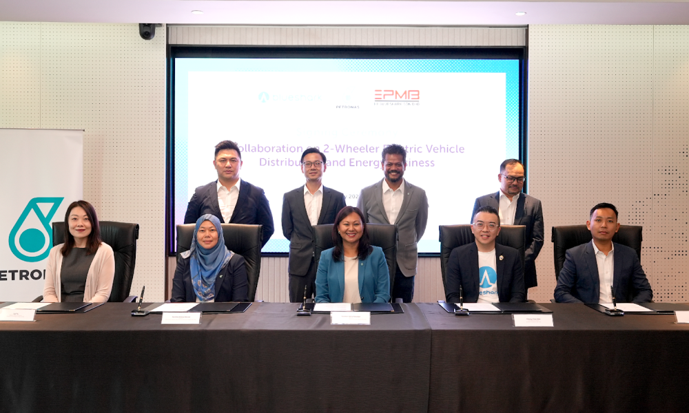 Lancement d'une coentreprise entre PETRONAS et Blueshark pour VE à deux roues Lancement d'une coentreprise entre PETRONAS et Blueshark pour VE à deux roues