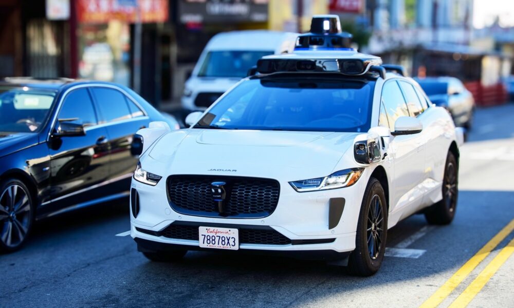 "Les robotaxis dépassent déjà les humains sur Uber" : lancement spectaculaire