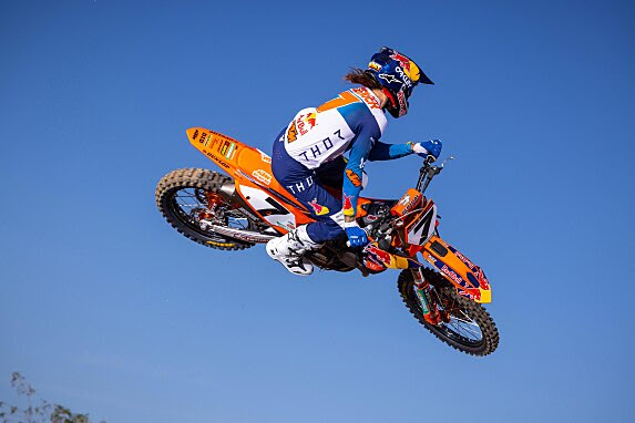 Plessinger renouvelle avec Red Bull KTM pour la saison 2026 Plessinger renouvelle avec Red Bull KTM pour la saison 2026