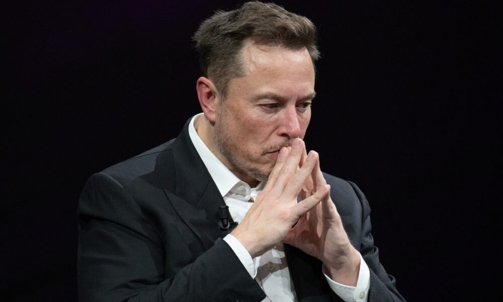 Tesla : agacé, Elon Musk insulte une journaliste et ment effrontément