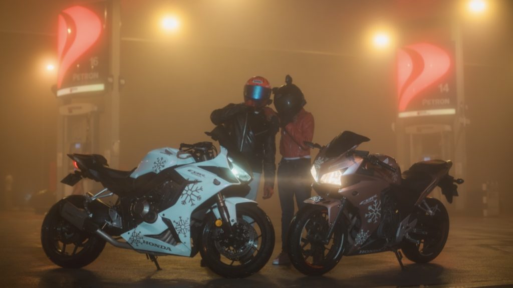 Photo de famille en motos