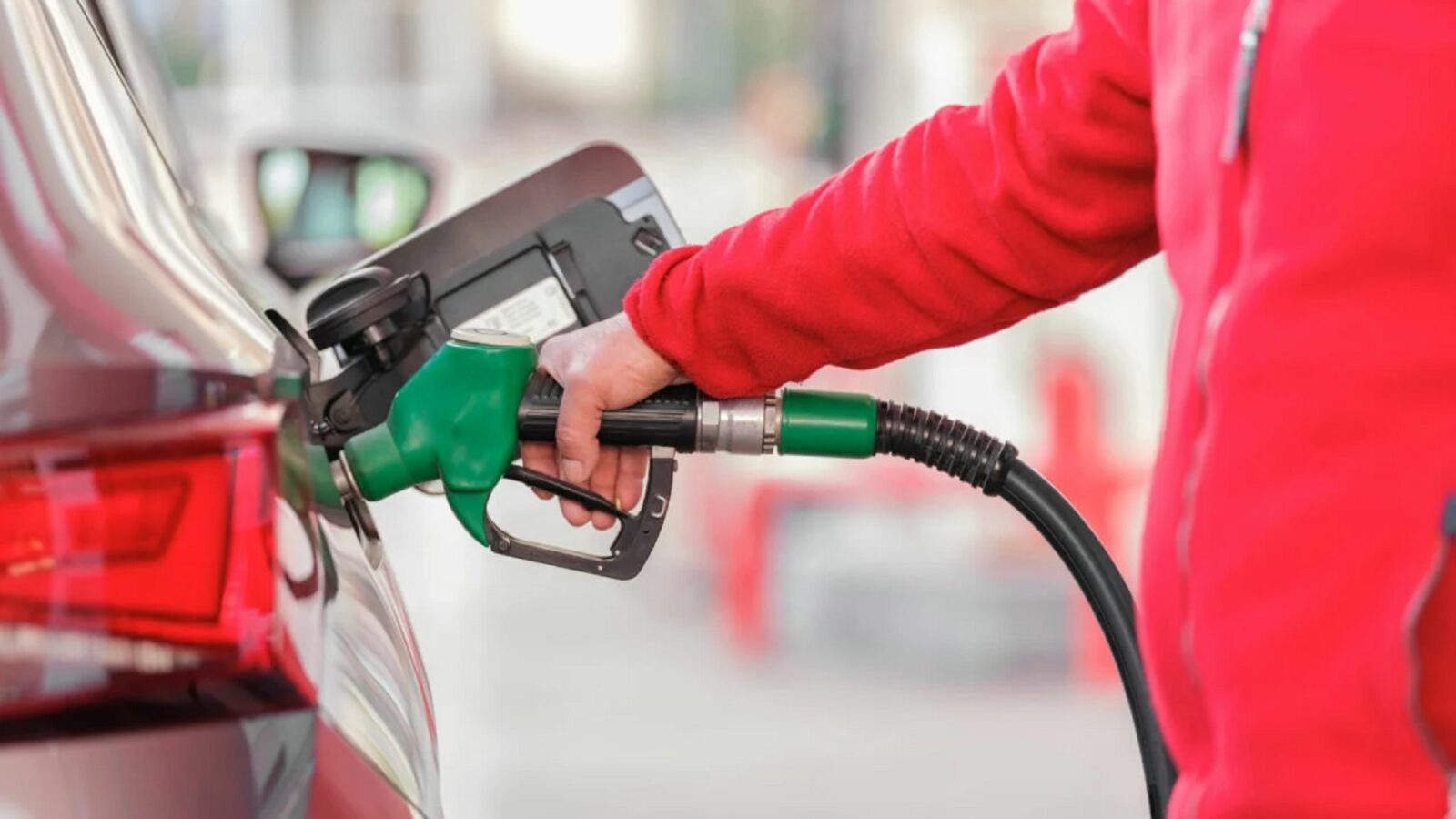 E20 : le nouveau carburant "deux fois moins cher" détruira-t-il votre moteur ? E20 : le nouveau carburant "deux fois moins cher" détruira-t-il votre moteur ?
