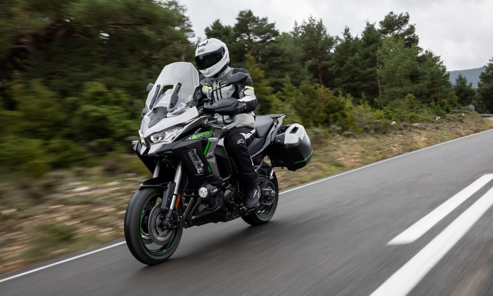 Kawasaki rejoint le Tour de France avec la nouvelle Versys 1100