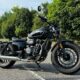 La Hanway Heritage 400: Un Bobber Abordable Qui Attire Tous les Regards