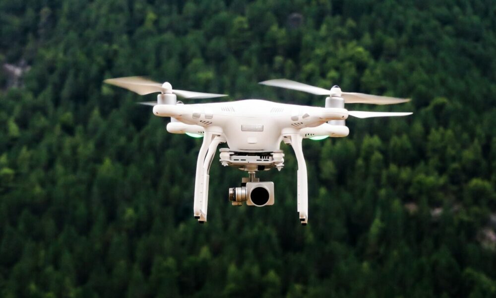 Prototype Tesla inconnu filmé par un drone : les images qui enflamment le web