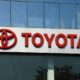 Toyota relance le débat : une voiture électrique polluerait plus que 3 hybrides