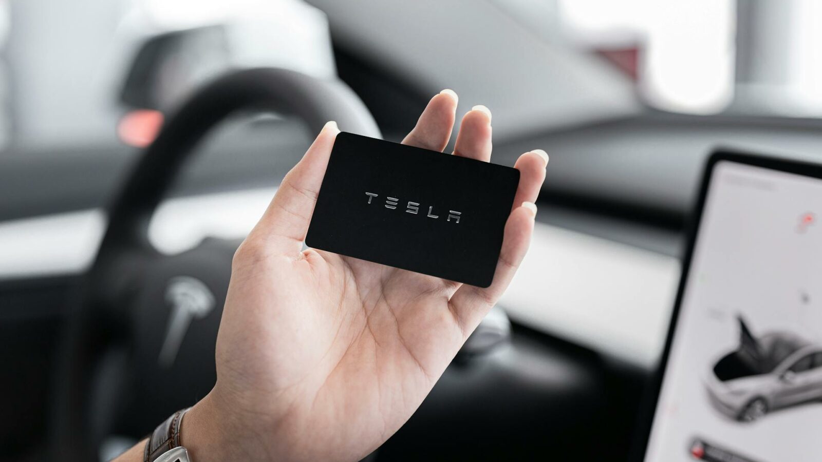 Tesla en Californie : prototype repéré du modèle "low cost" tant attendu ? Réécris le titre suivant en ne dépassant pas les 80 caractères mais qui ne peut pas faire moins de 50 caractères. Utilises les mots clés les plus important en premier. titre à réécrire :
Tesla : ce prototype repéré en Californie serait-il le vrai modèle « low cost » tant attendu ?
ne repond que le titre