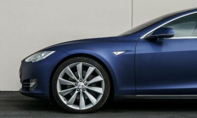 Réécris le titre suivant en ne dépassant pas les 80 caractères mais qui ne peut pas faire moins de 50 caractères. Utilises les mots clés les plus important en premier. titre à réécrire  :
Conduite autonome : la bombe judiciaire qui menace Tesla
ne repond que le titre