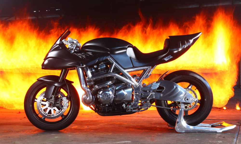 Icon Sheene: L'hommage turbocompressé ultime à Barry Sheene