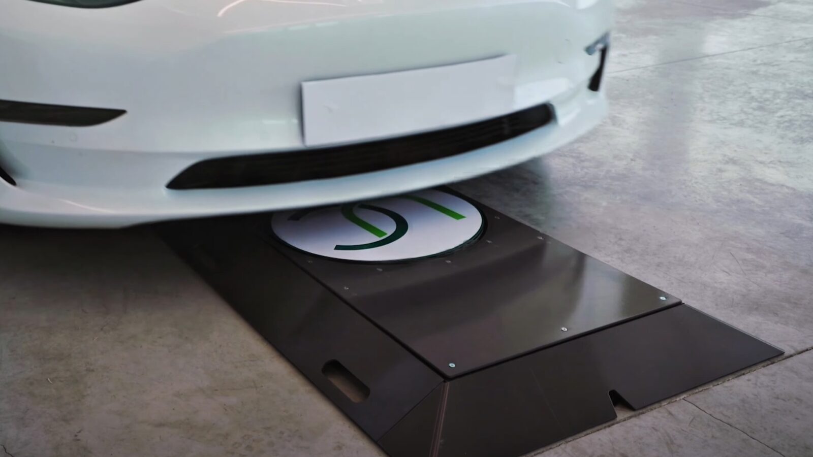 Recharge sans fil pour voiture électrique : une startup française en pionnier Recharge sans fil pour voiture électrique : une startup française en pionnier