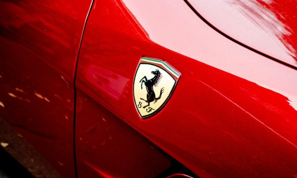 Riche propriétaire oublie sa Ferrari chez le garagiste durant une décennie