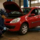 Renault Clio 3 rouge entretenue par garagiste de Solidarauto49