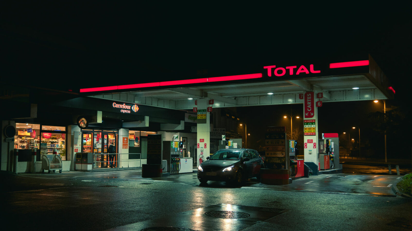 Total, malgré la crise, affiche confiance et investissements records Total, malgré la crise, affiche confiance et investissements records