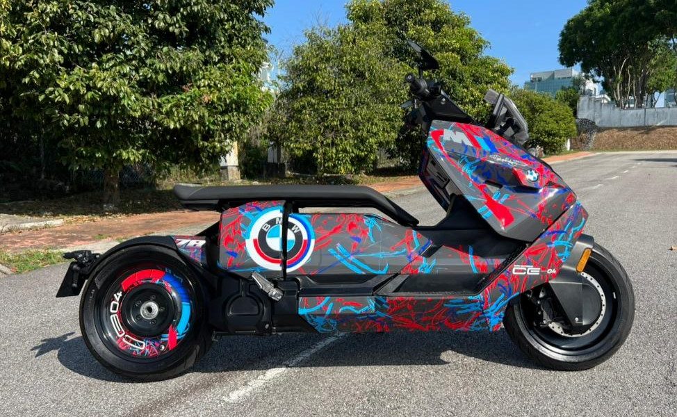 BMW CE 04 : Essai du scooter électrique futuriste aux performances impressionnantes