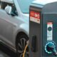 Bornes de recharge des VE : plus polluantes que les stations-essence ?