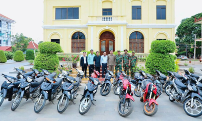 Donation de 100 motos aux forces frontalières cambodgiennes