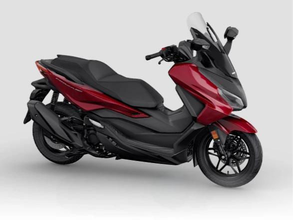 Honda Forza 350 2025 à l’essai : notre avis complet Honda Forza 350 Carnelian Red Metallic