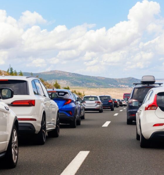 L'A75 bloquée : automobilistes sur un chemin de vigne, le maire intervient