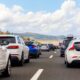 L'A75 bloquée : automobilistes sur un chemin de vigne, le maire intervient