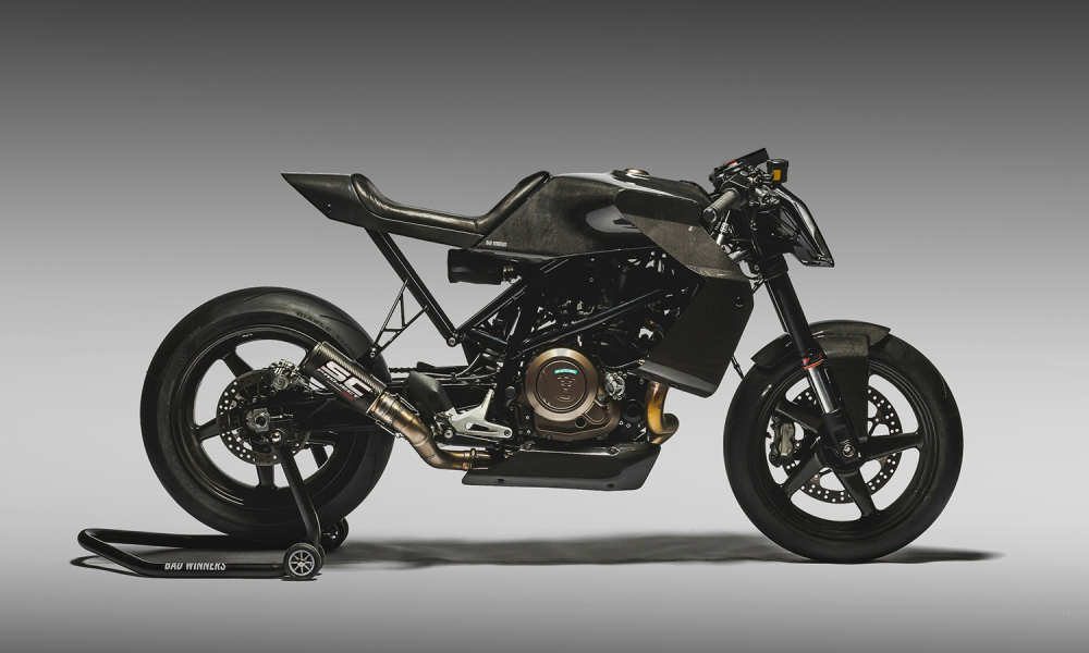 La Husqvarna Carbone de Charles Leclerc mise aux enchères La Husqvarna Carbone de Charles Leclerc mise aux enchères