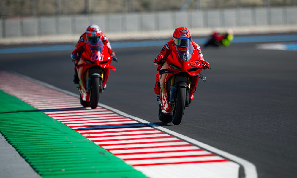 Pilotes MotoGP Ducati testent la Panigale V4 au circuit de Balaton Park
