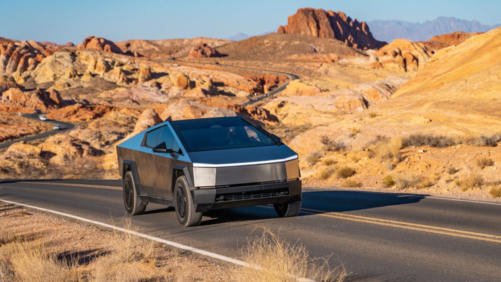 Tesla CyberTruck et Starlink : soutien tech d'Elon Musk contre les cartels mexicains