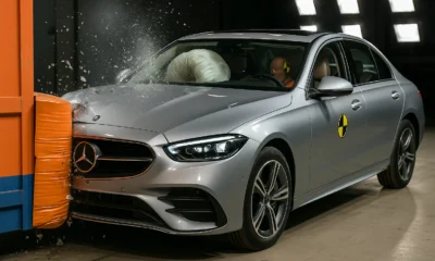 une merdeces classe E qui passe au crash test