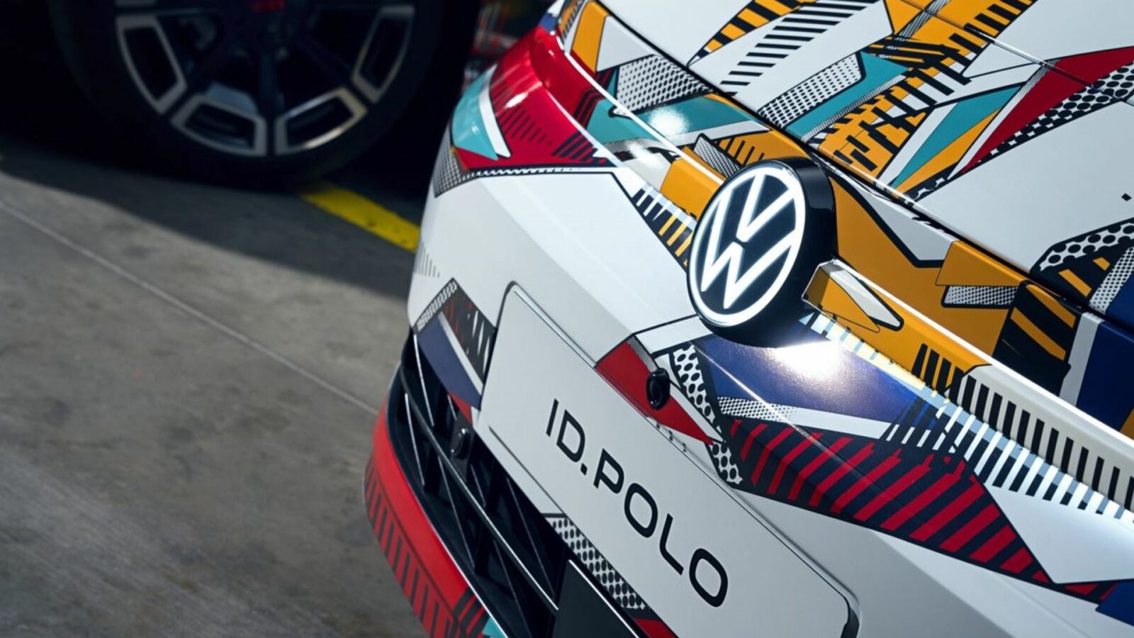 Réécris le titre suivant en ne dépassant pas les 80 caractères mais qui ne peut pas faire moins de 50 caractères. Utilises les mots clés les plus important en premier. titre à réécrire  :
Volkswagen contraint de repousser l’arrivée de la nouvelle ID. Golf électrique
ne repond que le titre
