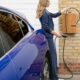 Réécris le titre suivant en ne dépassant pas les 80 caractères mais qui ne peut pas faire moins de 50 caractères. Utilises les mots clés les plus important en premier. titre à réécrire  :
Voiture électrique : une première offre française à 30 €/mois pour recharge illimitée à domicile
ne repond que le titre