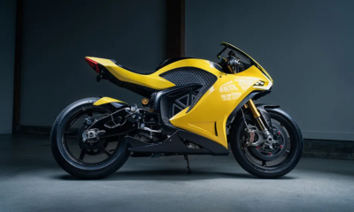 Damon dévoile le modèle en argile de la voiture de course Hypersport