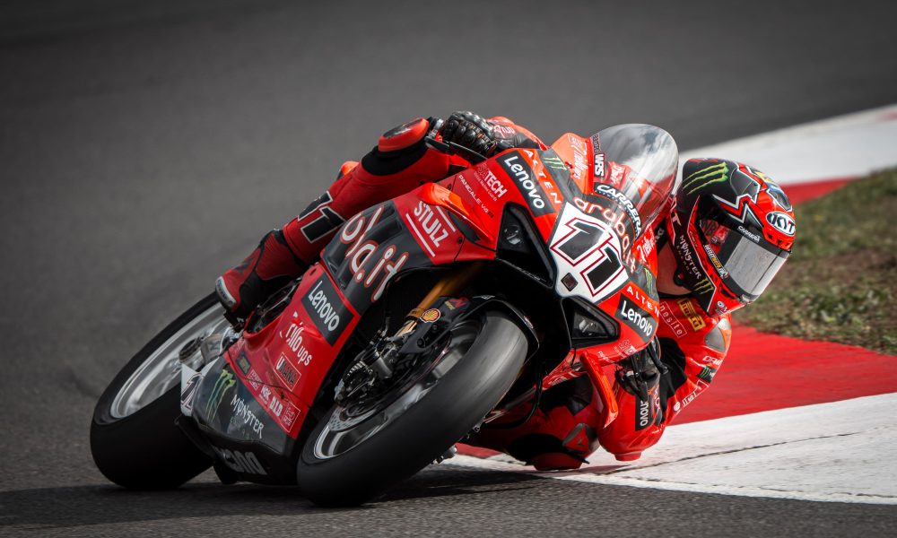 Bulega domine vendredi à Magny-Cours, Bautista en neuvième position