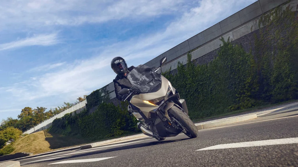 Forza 750