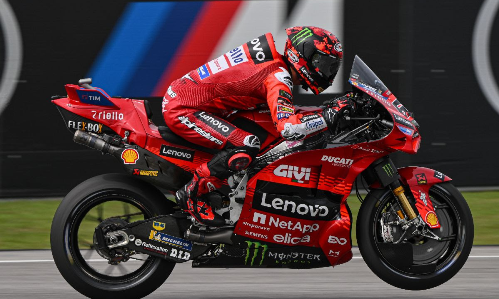 Bagnaia revient en force pour décrocher la pole à Sepang par 0,016s