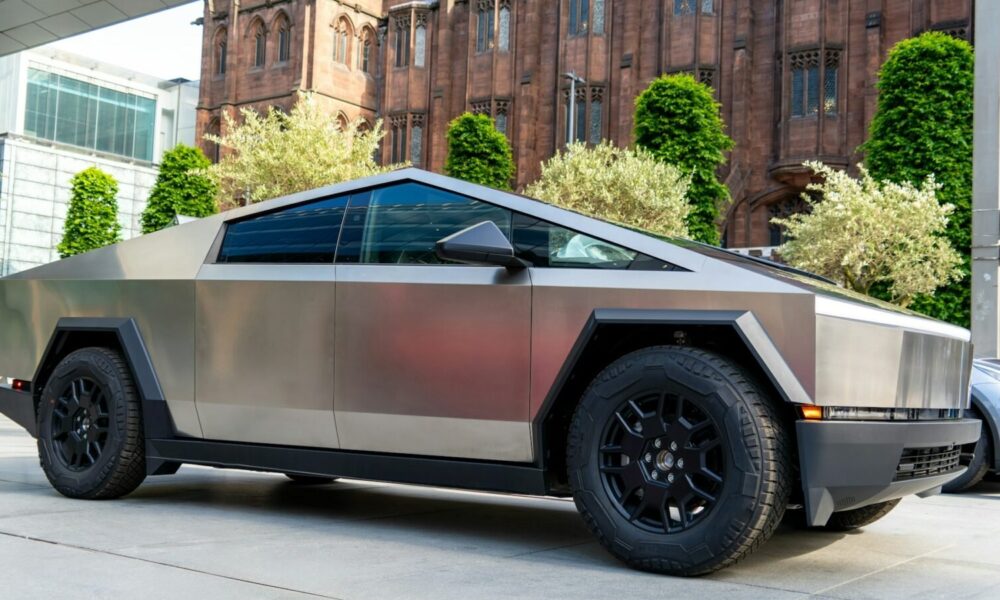 Cybertruck de Tesla : le camion futuriste délaissé par les acheteurs potentiels