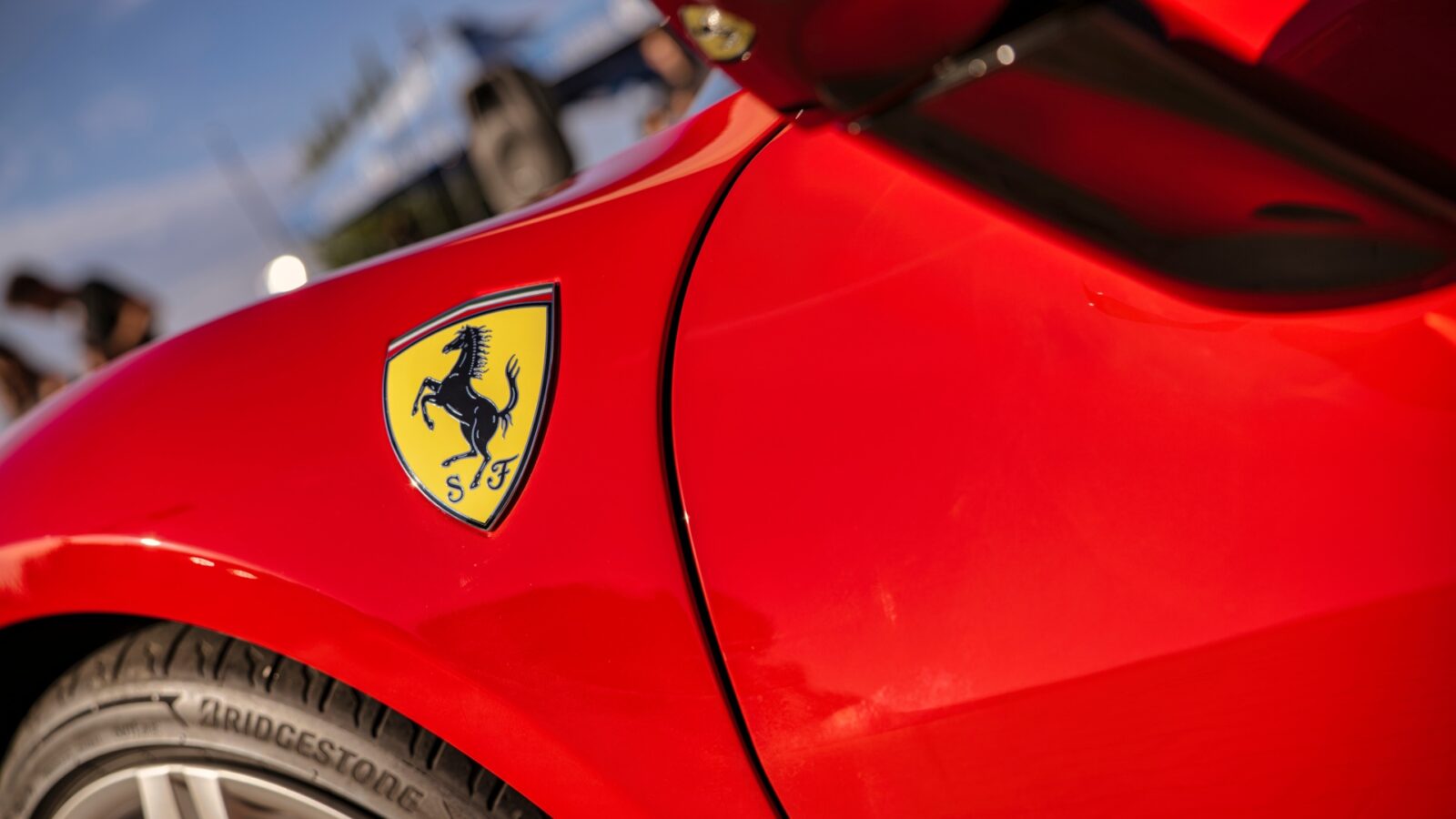 Ferrari électrique : révélation de la voiture provoque sa pire chute boursière