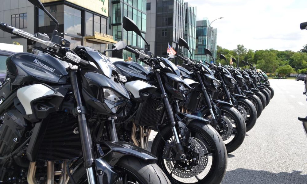 Kawasaki Z900 2025 dévoilée lors de l'inauguration du Centre Technique Kawasaki Z900 2025 dévoilée lors de l'inauguration du Centre Technique