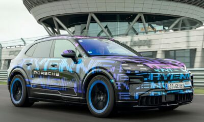 Le nouveau Porsche Cayenne électrique défie Tesla avec son écran incurvé inédit