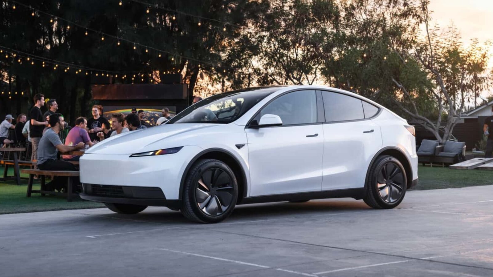 Tesla Model 3 et Y Standard : prix réduits mais équipements en baisse Tesla Model 3 et Y Standard : prix réduits mais équipements en baisse