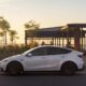 Tesla et Elon Musk menacés : une enquête explosive sur les feux rouges grillés