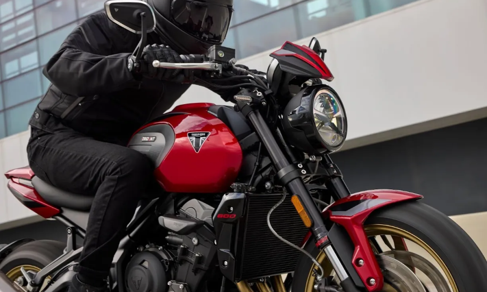 Triumph Dévoile la Nouvelle Trident 800 : Puissance et Élégance Redéfinies Triumph Dévoile la Nouvelle Trident 800 : Puissance et Élégance Redéfinies