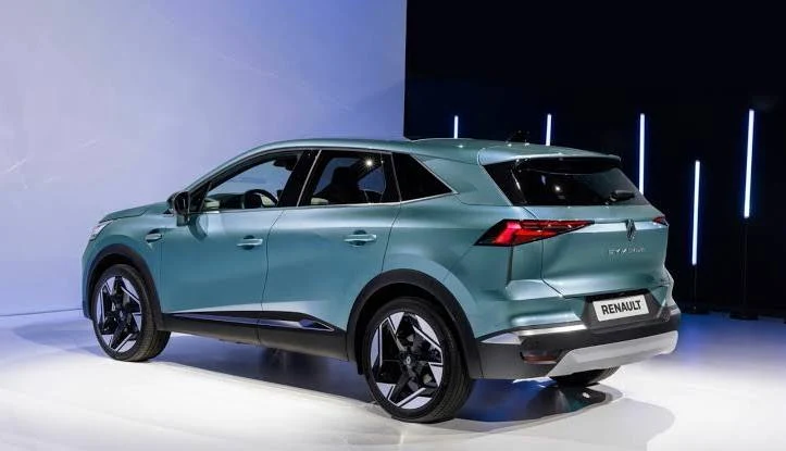 Renault Symbioz (2025) : le nouveau SUV familial hybride de Renault renault symbioz hybride