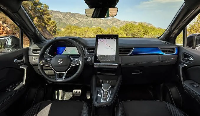 Renault Symbioz (2025) : le nouveau SUV familial hybride de Renault renault symbioz interieur