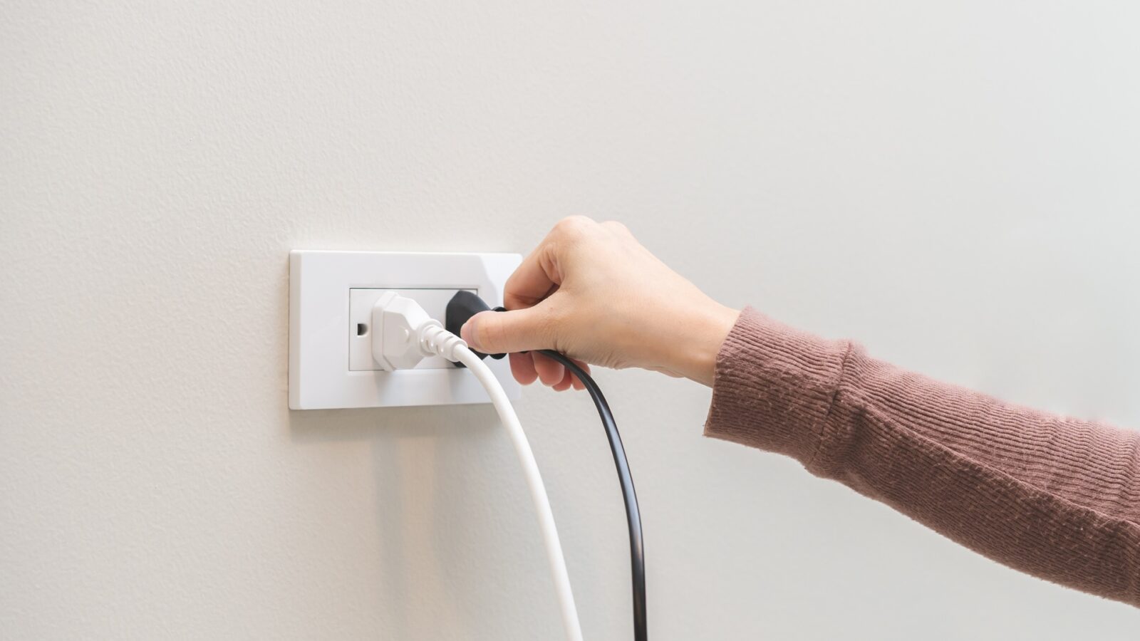Électricité : 7 appareils à débrancher quotidiennement pour économiser gros